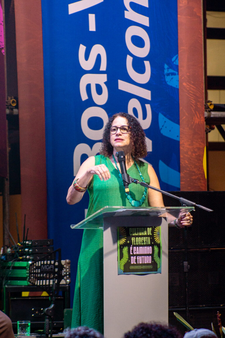 “Chico Mendes reacende a bandeira e a luta dos povos da floresta”, diz Ministra Luciana Santos