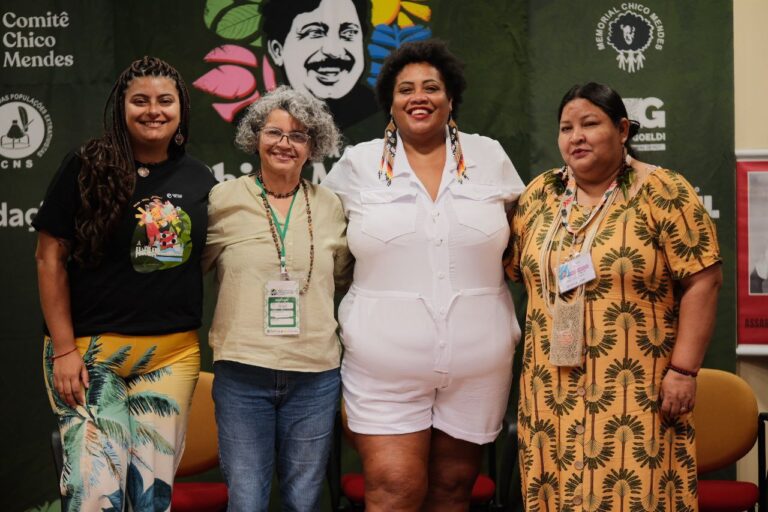 Defensoras e defensores da floresta no centro da COP30: redes de proteção e cuidado coletivo no Espaço Chico Mendes